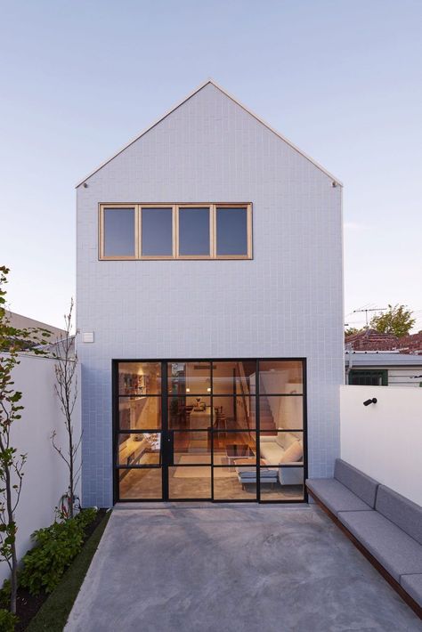 High House by Dan Gayfer Design - Australia Mid Terrace House, Narrow House, Melbourne House, Windows Exterior, Doors And Windows, Design Exterior, Eco House, Terraced House, House Extensions