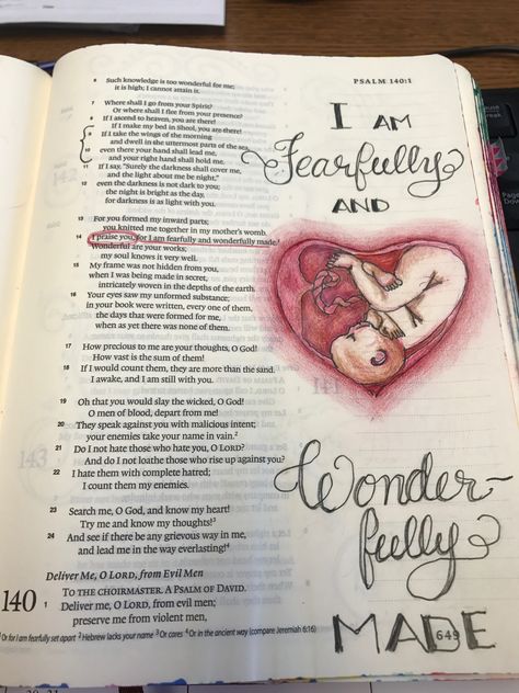 Psalm 140:14. I praise you for I am fearfully and wonderfully made. Sherrie Bronniman - Art Journaling: In My Bible Art Drawings Doodles, My Creative Bible, Psalm 140, Word Art Drawings, Bible Drawings, Bible Journaling For Beginners, Best Word, Creative Bible, Bible Drawing