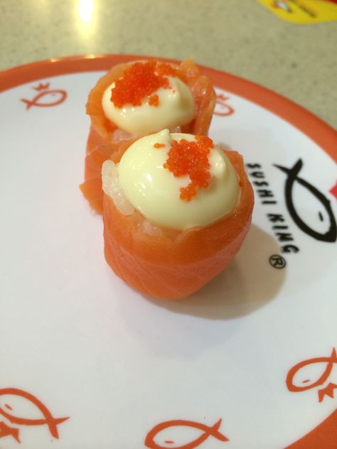 Salmon sushi at Sushi King :D Sushi King, Salmon Sushi, Ethnic Recipes