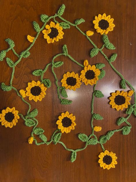 Crochet Nature Garland, Crochet Decorations Hanging, Crochet Room Garland, Crochet Garland Room Decor, Crochet Flowers Room Decor, Sunflower Crochet Garland, Crochet Flower Wall Decor, Crochet Sunflower Garland Pattern Free, Crochet Patterns Garland