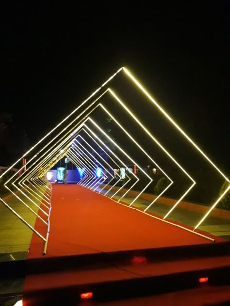 Led Tunnel Entrance, Event Entrance Design, Mason Jar Wedding Decor, Unique Event Decor, Tunnel Design, Rooftop Restaurant Design, Photo Booth Design, Simple Stage Decorations, Event Entrance