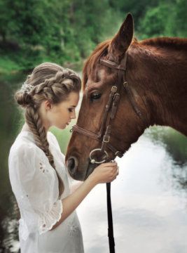 For the first time horses have been shown to be able to distinguish between angry and happy human facial expressions. Warrior Goddess Training, Horse Senior Pictures, Grayscale Art, Horse Photography Poses, Horse And Human, Horse Face, Clydesdale, Airbrush Art, Equine Photography