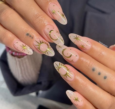 Long Nail Trends, Unusual Nail Designs, Sun Nails, Cartoons Movies, Moon Nails, Long Nail, Soft Nails, Nails Desing, Minimalist Nails