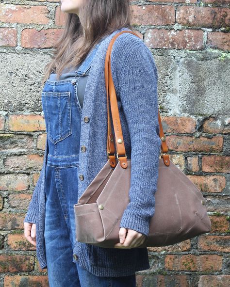 Custom Project: A Foraging Bag | RURAL KIND Foraging Bag, Mushroom Foraging, Bushcraft Gear, Garden Bags, Leather Craft Projects, Bag Pattern Free, Knitting Bag, Camping Bag, Sailing Outfit