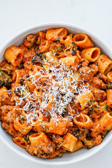 Sausage and Broccoli Rigatoni with Creamy Arrabbiata Sauce – Sauced Kitchen Broccoli Rigatoni, Chinese Beef Stew, Sausage And Broccoli, Arrabbiata Sauce, Sausage Rigatoni, Chinese Beef, Fennel Sausage, Cantonese Food, Meat Pasta