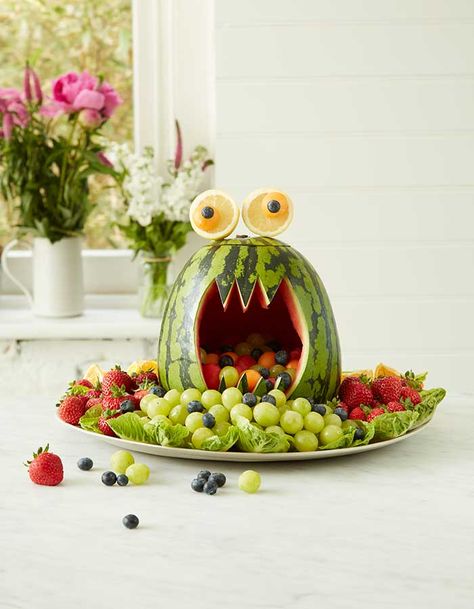 Watermelon Monster, Watermelon Boat, Veggie Ideas, Deco Fruit, Kreative Snacks, Decorações Com Comidas, Watermelon Carving, Kids Party Food, Food Carving