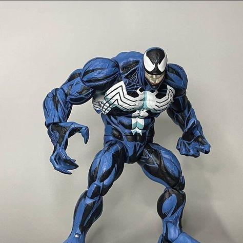 Spider Symbiote, Venom Pictures, Venom Figure, Superhero Comics Art, Venom Art, Photo Action, Iron Man Armor, Marvel Action Figures, Marvel Villains