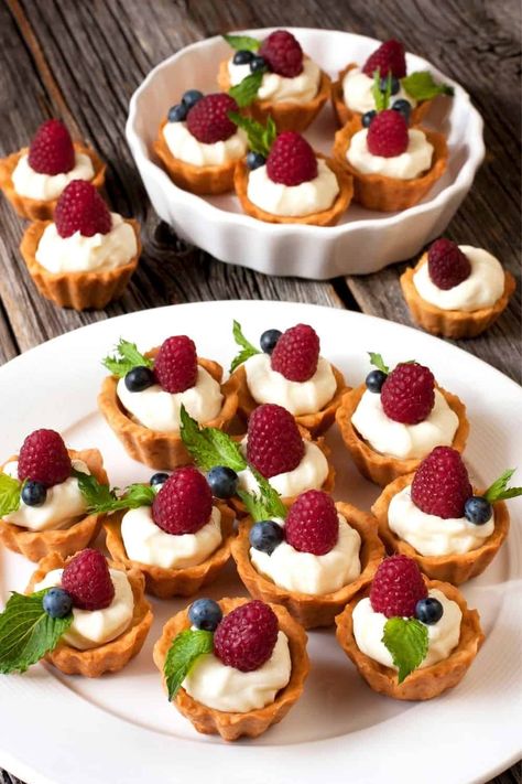 Recipes With Marscapone Cheese Dinners, Mascarpone Puff Pastry Recipes, Marscapone Dessert Recipe, Mascarpone Appetizer, Desserts With Marscapone, Mascarpone Dessert Recipes, Dessert With Mascarpone Cheese, Mascarpone Recipes Dessert, Recipes With Mascarpone