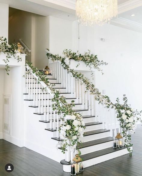 Greenery Stairs Wedding, Greenery On Railing Wedding, Flowers On Railing Wedding, Stair Railing Flowers Wedding, Stair Railing Wedding Decoration, Stair Railing Flower Decoration, Stairway Flowers Wedding, Staircase Garland Wedding, Railing Flowers Wedding