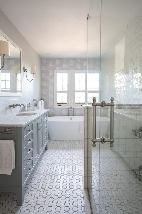 Old English Cottage Interiors Bathroom, British Style Bathroom, English Cottage Master Bath, Cottage Bathroom Flooring Ideas, Cottage Modern Bathroom, Bathroom English Cottage, English Bathroom Cottage, New England Style Bathroom, Bathroom English Style