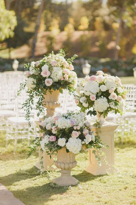 Floral pedestal decor for wedding ceremony. Romantic wedding ideas.   #weddingceremony #weddingflorals #temeculawedding #floralinspiration Chandelier Arbor Wedding, Timeless Wedding Cake, Annapolis Wedding, Wedding Alters, Temecula California, Aisle Flowers, Wedding Reception Flowers, Rock Wedding, Wedding Altars