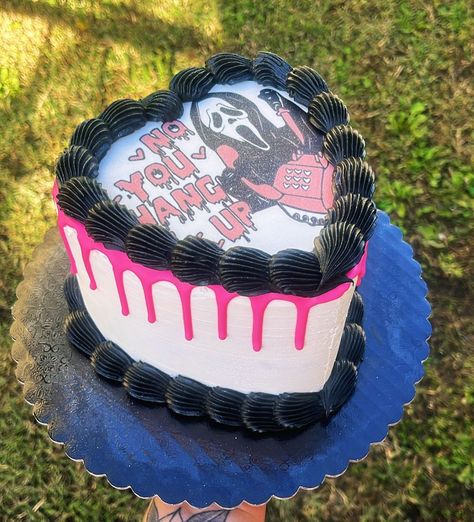 Another ghostface cake cause why not 😅🔪🩸👻 - - - - - #scream #ghostface #halloween #halloweentime #screammovie #cake #cakeoftheday #cakedecorating #cakeofinstagram #halloween #halloweentime #viral #viralposts #cake #fyp #supportsmallbusiness #Halloween Ghostface Birthday Party, Ghostface Birthday, Ghost Face Cake, Ghostface Cake, Birthday Party Pink, Scream Ghostface, Scream Movie, Ghost Face, Ghost Faces