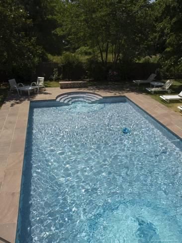 Roman Pool Design, Simple Pool Designs, Farm Makeover, French Pool, Viking Pools, Zero Entry Pool, Small Inground Pool, Simple Pool, Home Pool