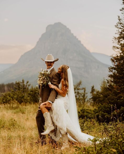 DREAMING in Two Medicine 📍 🏔️🤠✨💐 Haleigh + Colton shared their love story on the way to their stunning Elopement on the shores of Two Medicine lake, and it is one I’ll NEVER forget🤩 Celebrating these lovebirds FOREVER! Western Couple Photoshoot, Dramatic Dress, Montana Bride, Western Couple, Alaska Elopement, Dramatic Dresses, Montana Elopement, Montana Wedding, Couple Photoshoot