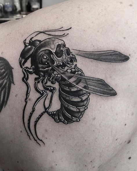 Creepy Bee Tattoo, Creepy Patchwork Tattoo, Dark Tattoo Ideas, Insect Tattoo, Bug Tattoo, Scary Tattoos, Creepy Tattoos, Dark Art Tattoo, Horror Tattoo