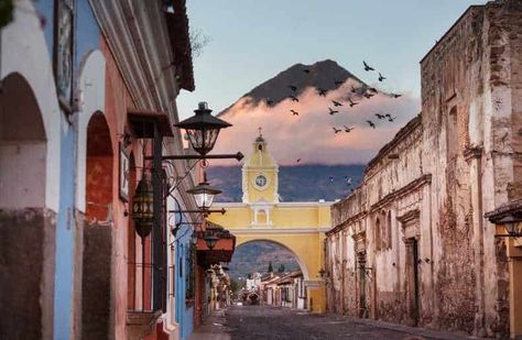 Santa Catalina Arc, Antigua Guatemala. | Arco de Santa Catalina. Calle del Arco. Antigua, Guatemala. No hay símbolo más reconocible en el mundo de Guatemala, aparte de Tikal, que este arco que la ciudad colonial de Antigua. | Photography | Pictures | Vacation | Vacances | Ideas | Travel photography - Travel destinations - Travel ideas #love #Guatemala #Volcan #Volcano #beautiful Tikal Guatemala, Pacaya, Guatemala Travel, Guatemala City, Lake Atitlan, Tikal, Colonial Architecture, Perfect Itinerary, Brasov