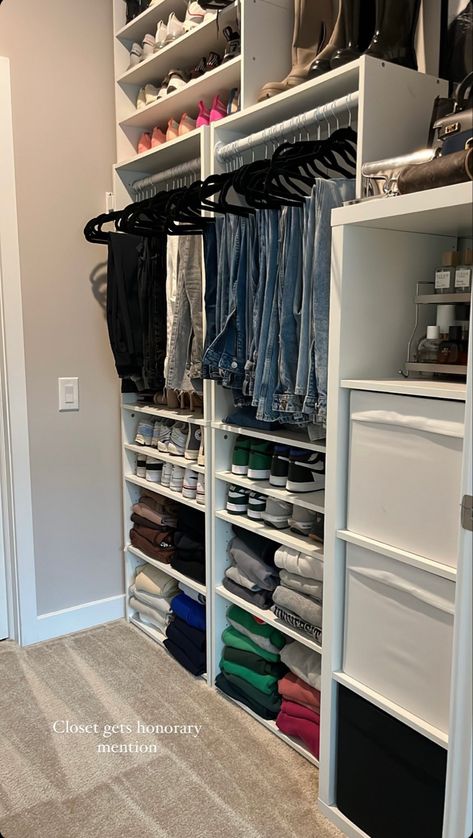 Organized Closet, Room Organization Bedroom, Wardrobe Room, Closet Remodel, Future Apartment Decor, Closet Decor, Closet Room, Dream Closets, Closet Inspiration