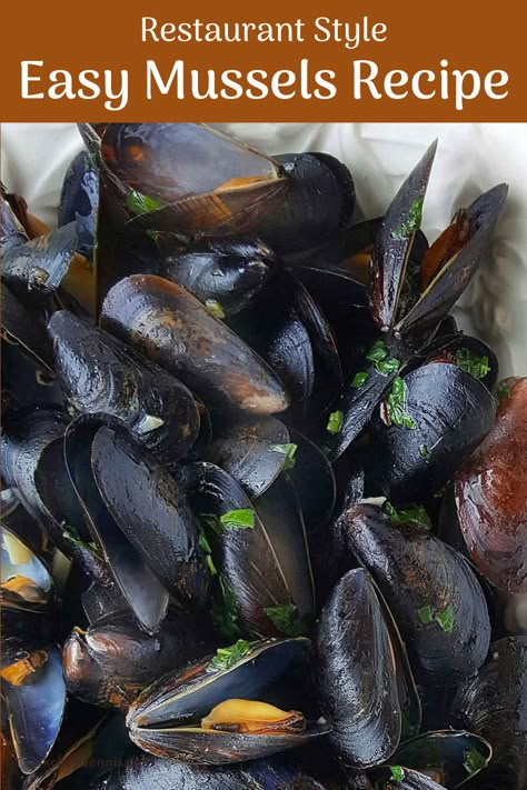 Italian Mussels, Easy Mussels Recipe, Cooking Mussels, Italian Feast, Steamed Mussels, Mussels Recipe, Oyster Recipes, Delicious Seafood Recipes, Best Seafood Recipes