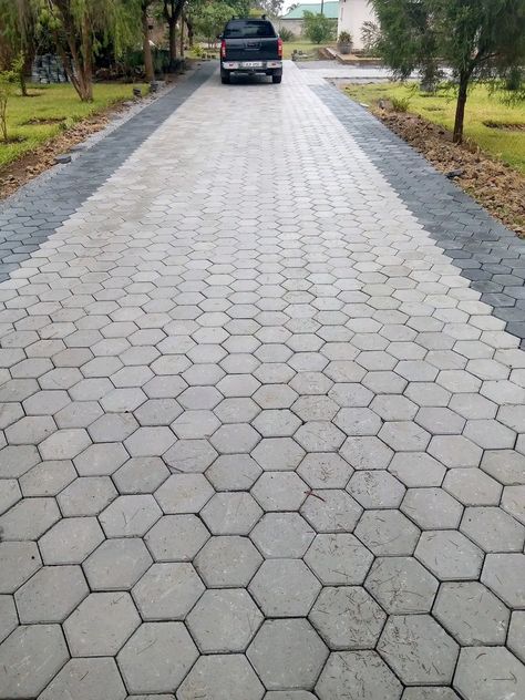 Granite Cobblestone Driveway, Rowhouse Backyard, Hexagon Patio, Pavement Tiles, Diy Walkway, Modern Landscape Design Front Yard, Modern Driveway, Cobblestone Driveway, Paver Blocks