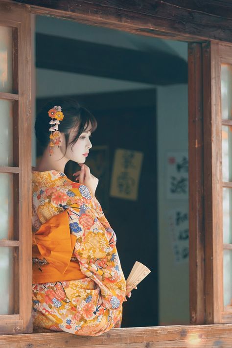 Japanese Kimono Female, Kimono Female, Japan Photoshoot, Japanese Yukata, Red Kimono, Yukata Kimono, Floral Accessories Hair, Gods Girl, Japanese Dress