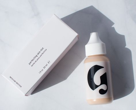 Glossier Perfecting Skin Tint in Medium: Review and Swatch Glossier Skin Tint Aesthetic, Glossier Foundation, Glossier Skin, Glossier Skin Tint, Glossier Perfecting Skin Tint, Glossier Tint, Skincare Wishlist, Glossier Cloud Paint, Foto Inspo