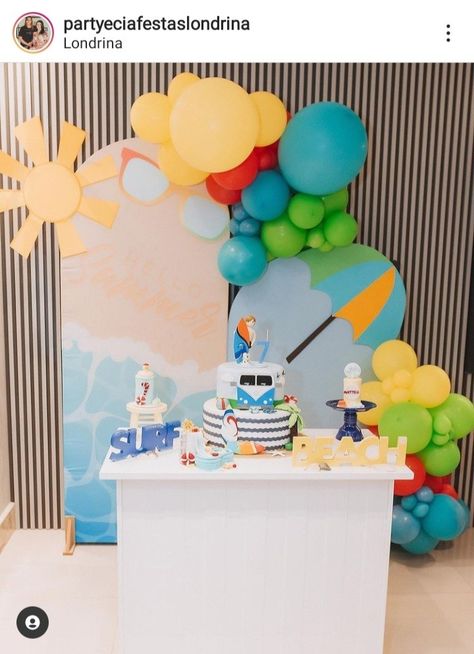 Pool Birthday Cakes, Kids Pool Party Birthday, Birthday Party Paper Decorations, Surf Birthday Party, Surf Birthday, Mickey Mouse Clubhouse Birthday Party, Ocean Birthday Party, Pool Party Themes, Pool Party Kids