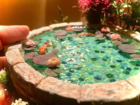 Resin Pond Diy, Miniature Aquarium, Cardboard Art Sculpture, Mini Diorama, Doll House Pets, Diy Farmhouse Style, Fairy Garden Crafts, Mini Fairy Garden, Garden Decor Diy