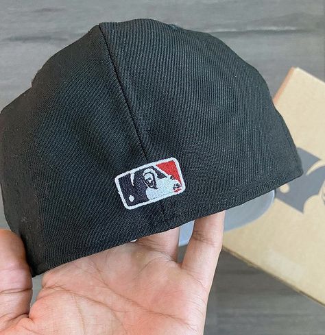 Lacrosse Stick Heads, Fitted Hats Aesthetic, Custom New Era Hats, Outfits Aesthetic Men, Hellboy Tattoo, Streetwear Caps, Custom Fitted Hats, Swag Hats, Cool Beanies