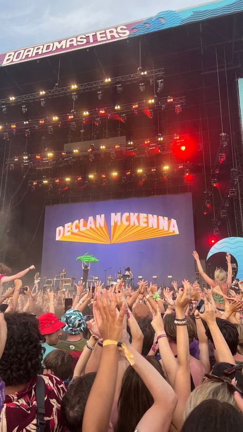 Boardmasters Aesthetic, Declan Mckenna Concert, Y Not Festival, Music Festival Aesthetic, Uk Festival, Festival Aesthetic, Declan Mckenna, Fest Outfits, Festival 2022