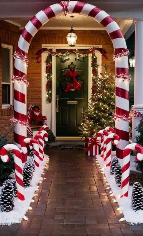 90+ Easy DIY Outdoor Christmas Decorations - HubPages Christmas Ideas For Outside, Hanger Christmas Decoration, Diy Outdoor Christmas Decorations Ideas, Making Outdoor Christmas Decorations, Outdoor Christmas Party Decor, Front Christmas Decorations Porch Ideas, Diy Christmas Outside Decorations, Homemade Christmas Decorations Outdoor, Diy Christmas Yard Decor