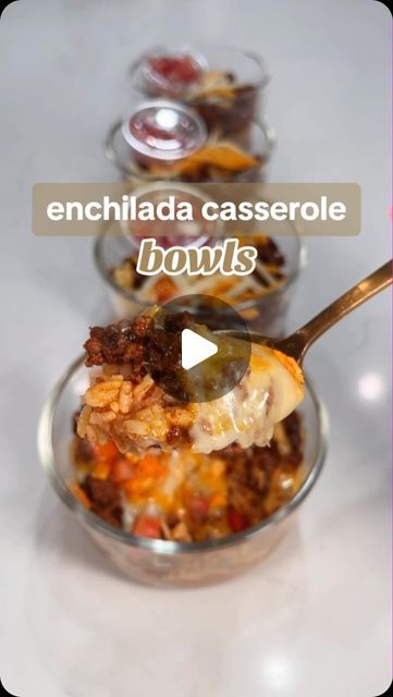 MaKayla Kim Thomas on Instagram: "high protein, low cal enchilada casserole bowls meal prep that tastes even better leftover ✅   Sure, muscle memory is real, but don’t underestimate the power of hard work + consistency 👏🏼 I’ve tried to be transparent in sharing my ENTIRE journey—rapid/substantial weight gain during pregnancy, realistic postpartum body, and now weight loss. The intent is never to give you a timeline to compare YOUR journey to, I’m just here to show you how incredible the human body can really be when it’s challenged CONSISTENTLY 💪🏼   Walking taco bowls are from my Balanced Bites cookbook 🔥  When you’re ready to quit playing about your goals but don’t know what to do or where to start—check out my digital cookbooks + follow along fitness plans 💪🏼 makaylathomas . com Walking Taco Meal Prep, Enchilada Bowl Healthy, Enchilada Bowls, High Protein Taco Bowl, Enchilada Bowl Meal Prep, Enchilada Meal Prep Bowls, Taco Bowl Meal Prep, Enchilada Bowl, Meal Prep Enchilada Bowl