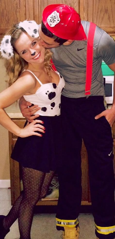 DIY Couples Halloween Costume Ideas - Dalmation and Fireman Cute Couple Costume Idea Halloween Costume Ideas Diy, Halloween Costume Couple, Diy Fantasia, Original Halloween Costumes, Meme Costume, Halloween Costumes Diy Couples, Cute Couples Costumes, Unique Couple Halloween Costumes, Halloween Parejas