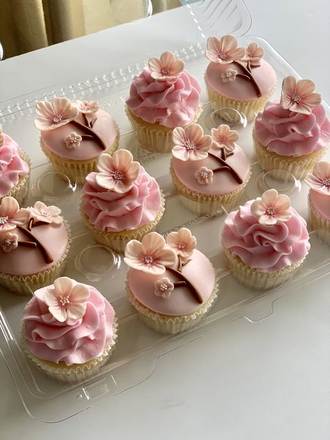 Sakura or cherry blossom cupcakes made by Play Date Cupcakes in Hawaii. Wedding Cakes With Cherry Blossoms, Cherry Blossom Cake Wedding, Cherry Blossom Cupcakes Ideas, Cherry Blossom Theme Cake, Cherry Blossom Food Ideas, Cherry Blossom 15 Theme, Cherry Blossom Cake Decoration, Cherry Blossom Dessert Table, Cherry Blossom Party Ideas