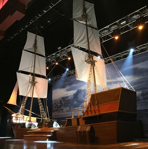 stage design peter pan - Google Search Pirate Ship Stage Set, Ship Stage Design, Boat Stage Design, Pirate Stage Design, Pirate Ship Set Design, Ship Set Design, Stage Design Ideas Creative, Christmas Stage Design, Pirate Props