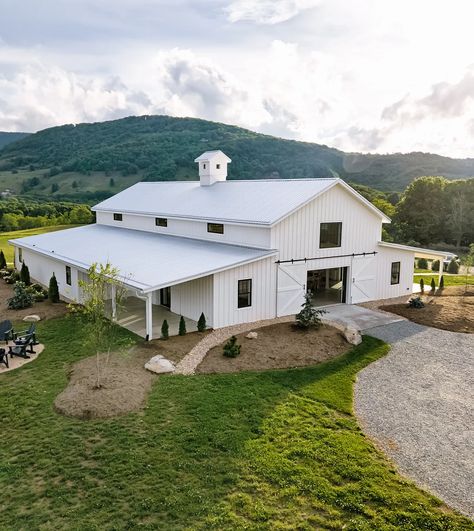 White Bardominum Ideas, White Barndominium House, Barndominium Ideas For Events, Metal Wedding Venue Building, White Farm Home, White Shop House, Barndominium White, White Barn Wedding Venue Ideas, White Stables