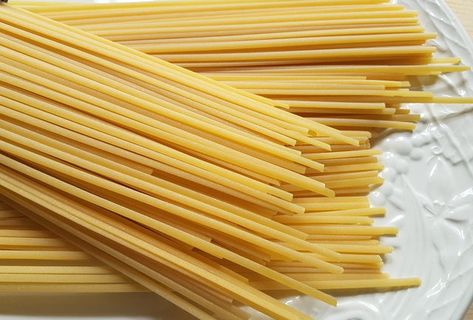 Different Types Of Pasta, Long Pasta, Seafood Pasta Dishes, Types Of Pasta, Dried Pasta, Pasta Types, Seafood Sauce, Sauce For Rice, Linguine Pasta