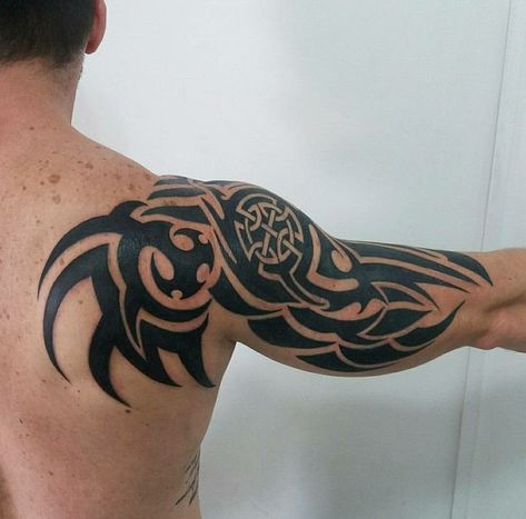 Trible Tattoos, Shoulder Tats, Cool Shoulder Tattoos, Mens Shoulder Tattoo, Irezumi Tattoos, Celtic Tattoos, Badass Tattoos, Arm Tattoos For Guys, Tattoo Trends