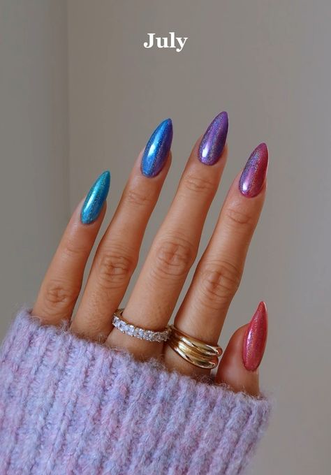 January Nails Ideas, Ombre Chrome Nails, Metallic Nails Design, January Nail Designs, January Nail, Kutek Disney, Unghie Sfumate, Milky Nails, Chrome Nails Designs