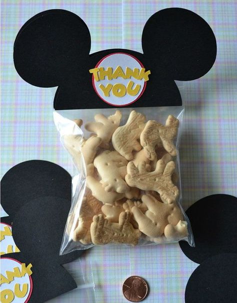 Cupcakes Minnie Mouse, Γενέθλια Mickey Mouse, Awesome Party Favors, Mickey Mouse Bday, Peanuts Party, Mickey Mouse Clubhouse Party, Mickey Mouse Theme, Mickey Mouse Parties, Mickey Mouse Birthday Party