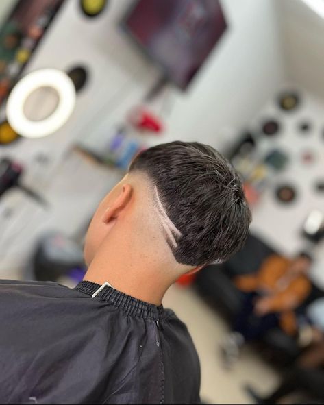 Simple Hair Designs, Hair Designs For Men, Drop Fade Haircut, Short Hair Designs, Ronaldo Photos, Mid Fade, Outfit Retro, Barber Haircut, Fade Designs