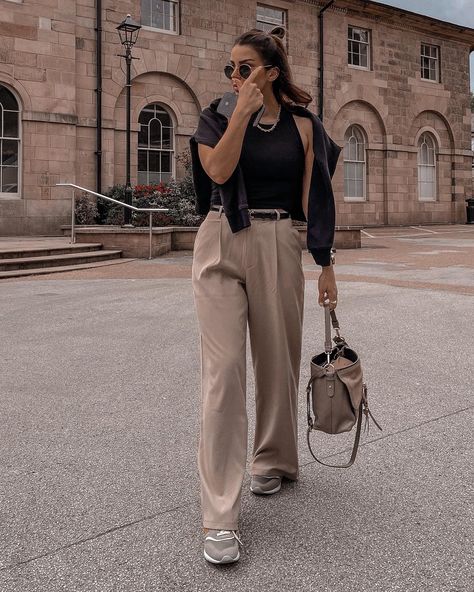 Tailored Trousers Outfit Casual, Stone Trousers Outfits, Beige Tailored Trousers Outfit, Winter Trousers With Belt Loops, Neutral Trousers For Day Out, Winter Trousers With Ribbed Waistband, Chic Trousers With Ribbed Waistband, Beth Bartram, Tailored Trousers Outfit