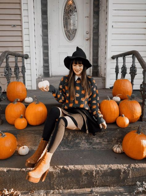 Pumpkin Patch Photoshoot, Pumpkin Outfit, Vintage Halloween Costume, Pumpkin Patch Outfit, Pumpkin Costume, A Beautiful Mess, Color Story, Beautiful Mess, Halloween Looks