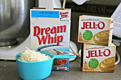 Dream Whip and Jell-O Dream Whip Cake Recipe, Dream Pie Recipe, Coconut Cream Dessert, Coconut Creme Pie, Coconut Pie Recipe, Coconut Cream Pie Recipes, Just Pies, Jello Dessert Recipes, Dream Whip