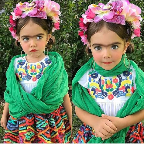 Freida Kahlo Costume, Mexican Halloween Costume, Outfits For Halloween, Freida Kahlo, Mexican Outfits, Mexican Halloween, Halloween Costume Toddler Girl, Mexican Babies, Book Week Costume