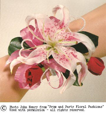 Grad Flowers, Lily Corsage, Stargazer Lilly, Pink Corsage, Prom Flowers Corsage, Star Themed Wedding, Senior Hoco, Prom Corsages, Hoco 2024