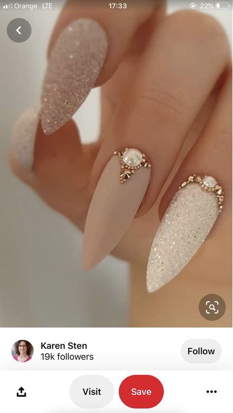 Ongles Beiges, Ongles Bling Bling, Elegant Touch Nails, Nails Design With Rhinestones, Stiletto Nails Designs, Bride Nails, Bridal Nails, Elegant Nails, Luxury Nails