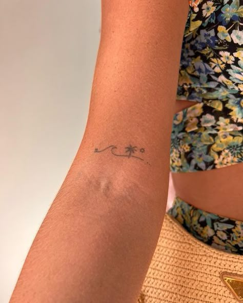 Ibiza Tiny Tattoo, Coastal Fine Line Tattoo, Mini Holiday Tattoos, Dainty Ribcage Tattoos, Fine Line Tropical Tattoo, Surf Tattoos For Women, Belize Tattoo Ideas, Beach Fine Line Tattoo, Beach Back Tattoo