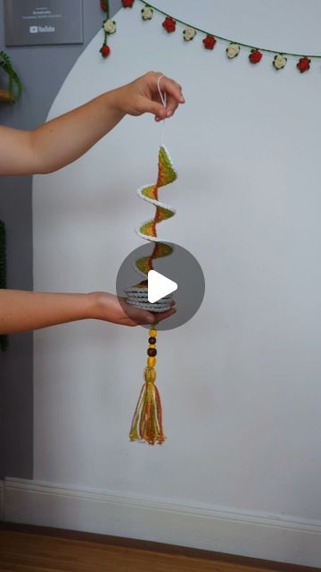 Wind Spinners Diy How To Make, Wind Spinners Crochet, Crochet Wind Spinner, Wind Spinners Diy, Wind Spinners, My Youtube Channel, Diy Crochet, Youtube Channel, Knit Crochet