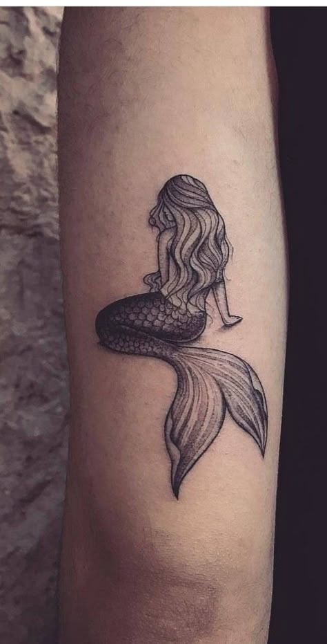 Beach Inspired Tattoos, Beach Tattoo Ideas, Siren Tattoo, Mermaid Tattoo Designs, Sand And Sea, Beach Tattoo, Disney Tattoo, Mermaid Tattoo, Mermaid Tattoos