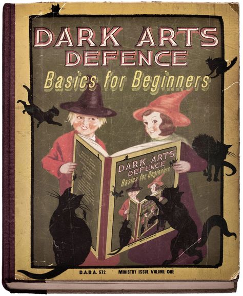 Defence Against The Dark Arts, Hogwarts Classes, Harry Potter Book Covers, Hogwarts Library, Harry Potter Wiki, Hp Book, Ministry Of Magic, Harry Potter Halloween, Beginner Art